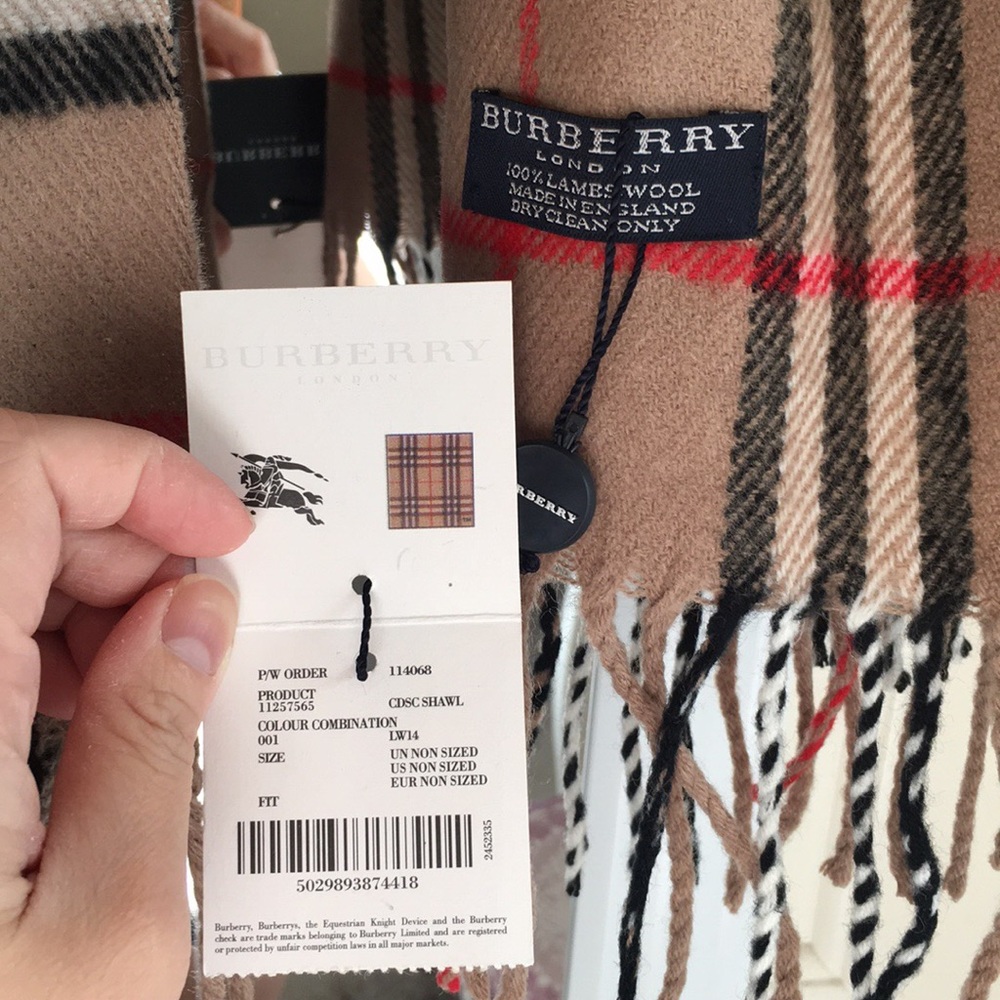[NWT] Burberry Classic CDSC Shawl/Scarf - Picture 2 of 8